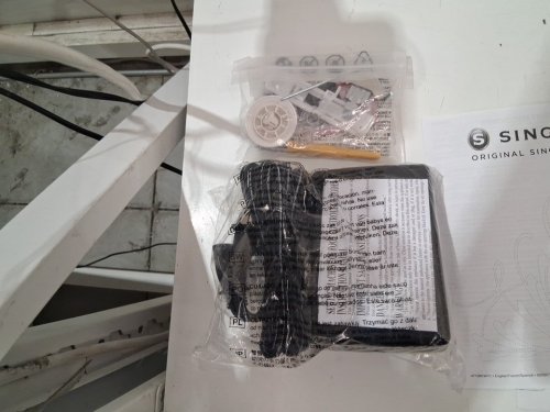 SINGER Sewing Machine with 23 Built-In Stitches - White (MODEL: MX231) image 4