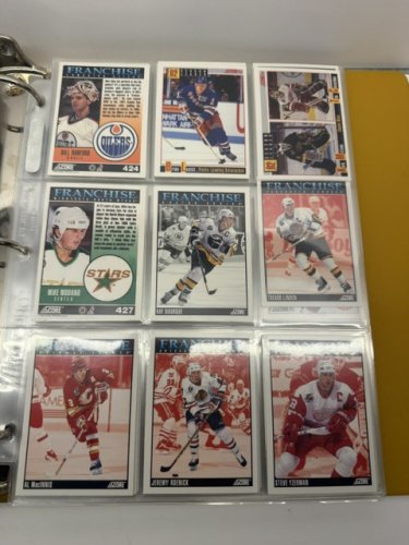 550 APPROX ASSSTD SCORE 1992 HOCKEY NHL CARDS image 9