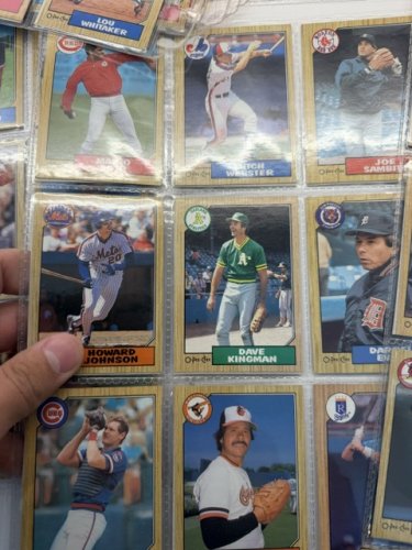 380 APPROX ASSSTD O-PEE-CHEE 1987 BASEBALL CARDS image 9