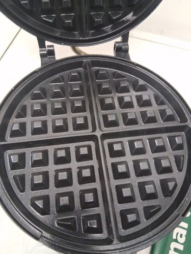 CUISINART ELECTRIC BELGIAN WAFFLE MAKER - STAINLESS STEEL (MODEL: WAF-200C) image 5