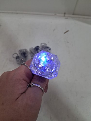 16pc led flashing diamond party rings image 2