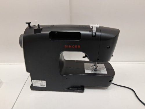 SINGER LIGHTWEIGHT & PORTABLE SEWING MACHINE WITH 45 STITCH APPLICATIONS - BLACK (MODEL: M1150) image 7