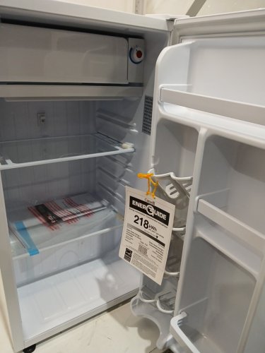 Danby Counter‑High Compact Refrigerator with ENERGY STAR Full‑Width Freezer CanStor Beverage Dispenser & Reversible Door - 3.2 Cu Ft - White (MODEL: DCR032A2WDD) image 9