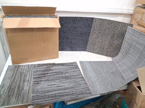 24PC VEVOR Carpet Tiles Reusable Modular Carpet Square Rug - 20" X 20" EACH PANEL - MULTICOLOR image 3
