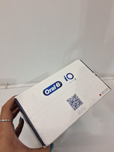2pk Oral-B iO Series Professional Clean Electric Toothbrush set - black/white image 3