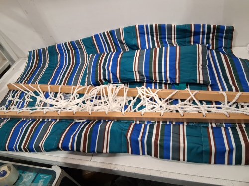Sunnydaze Heavy-Duty Two-Person Quilted Fabric Hammock - 450lbs capacity - 10.5ft - blue stripe (model:hmqf-30) image 3