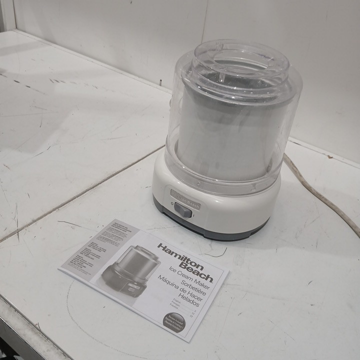 HAMILTON BEACH ELECTRIC ICE CREAM MAKER - MAKES 1.5QT - WHITE (MODEL: 68880C) image 3