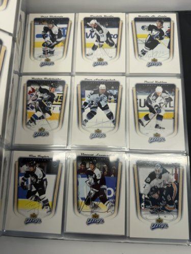 370 APPROX ASSSTD 2005 UPPER DECK MVP HOCKEY NHL CARDS image 6