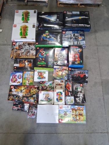 25+ ASSORTED LEGO SETS - star wars/mario  + MORE image 2