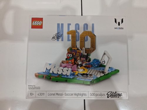 500pc LEGO Lionel Messi – Soccer Highlights (MODEL: 43011 / 1939201) image 2