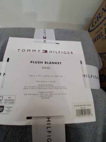 tommy Hilfiger plush blanket - king - grey image 3