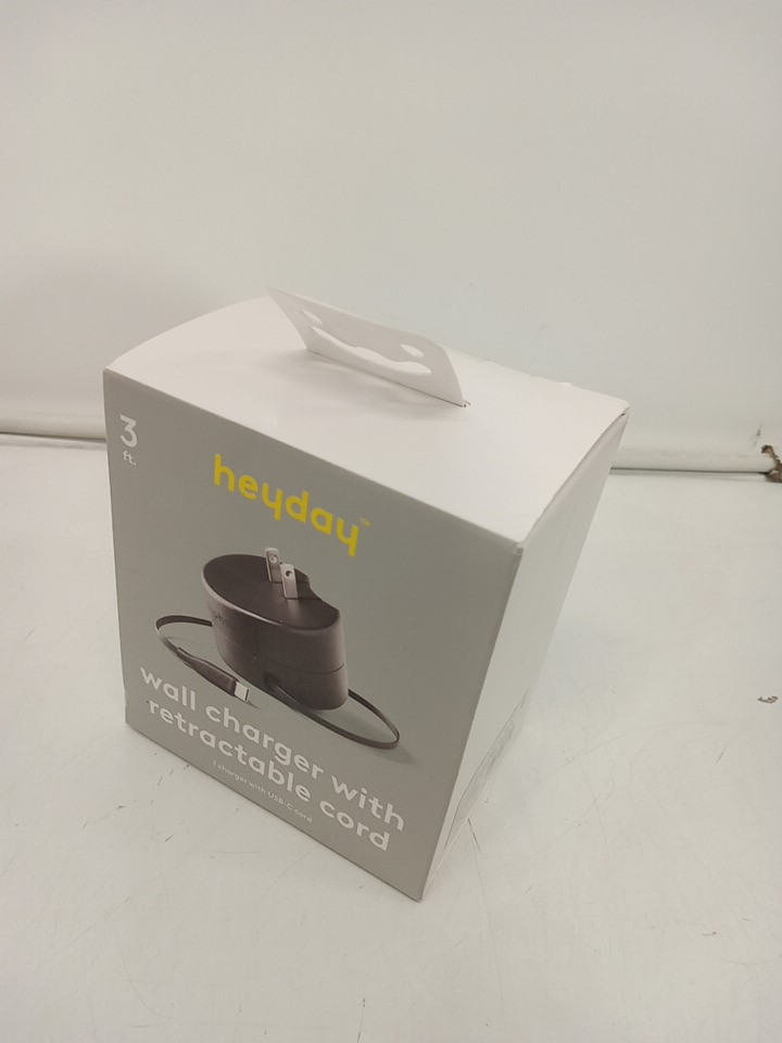 Heyday USB-C Wall charger with retractable cord - 3ft - 20w - black (Model: 080 08 1260) image 2