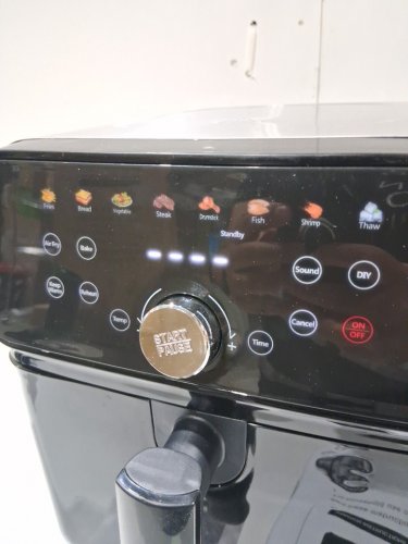 whUTO 6.2qt air fryer oven with led digital touchscreen, 12 preset cooking functions & dishwasher-safe basket - 1600W - black/stainless steel (model: af06d02-m) image 5