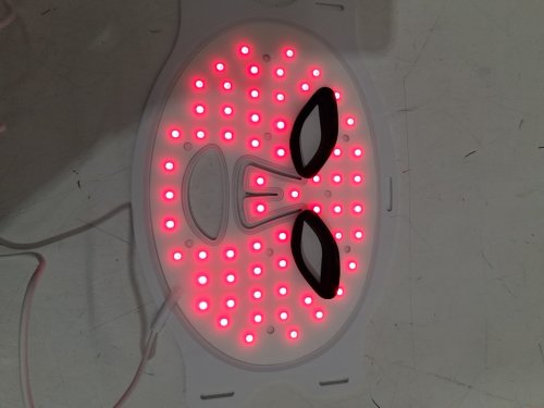wikick led Red Light Therapy Mask for Face Wrinkles - OSFM - white/ gold image 6