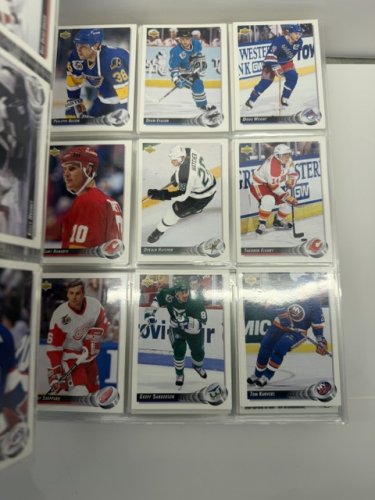 1300+ APPROX ASSSTD 1991/92/93 NHL UPPER DECK HOCKEY CARDS IN ENGLISH AND FRENCH VERSIONS image 45