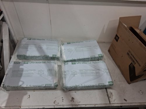 40pk medline Ultrasorbs Advanced Premium Disposable Underpads- 30'' x 36'' - white/green image 2