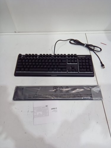 SteelSeries WIRED Apex 3 RGB Gaming Keyboard 10-Zone RGB Illumination IP32 Water Resistant - black (MODEL: kb-00014 / 64812) image 3