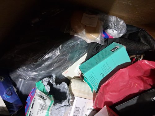 assorted MIXED item MYSTERY PALLET - VARIOUS PRODUCTS - aprox 300+ - (pallet #43) image 11