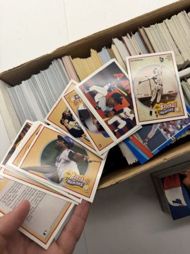 APPROX 1800+ ASSTD BASEBALL CARDS image 20