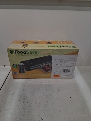FOODSAVER VACUUM SEALING MACHINE STARTER KIT WITH VACUUM SEAL STORAGE BAGS AND ROLLS - BLACK (MODEL: FM2010) image 2