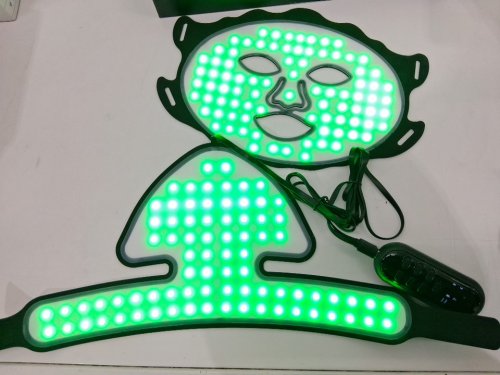 2pc led light therapy mask set for face and neck - 7 colour modes - black/yellow image 10