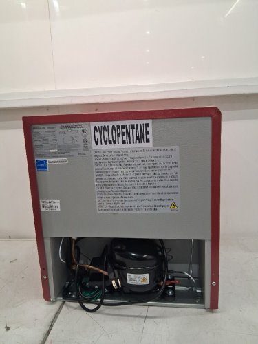 frigidaire retro series compact refrigerator with built in bottle opener - 1.6cuft - merlet/red (model: efr197-merlot-6com) image 7