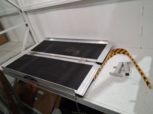 non-slip Wheelchair Ramp with Support Legs - 800lbs max - 7FT -silver/black (model: WR03-7FT-30-T-A) image 3
