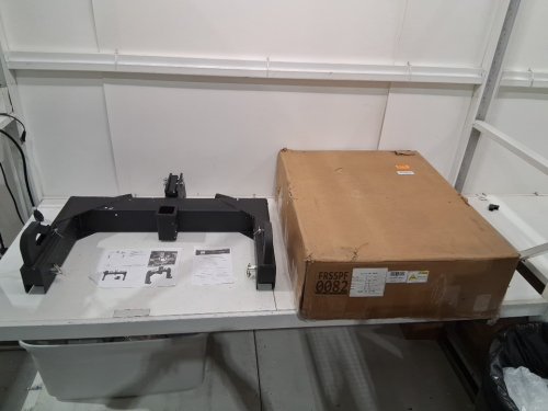 garvee 3 point quick hitch adaptor for category 1-2 tractors - 28" x 15"-18" x 2" - 3000lbs max - black (model: frsspf-0082) image 2