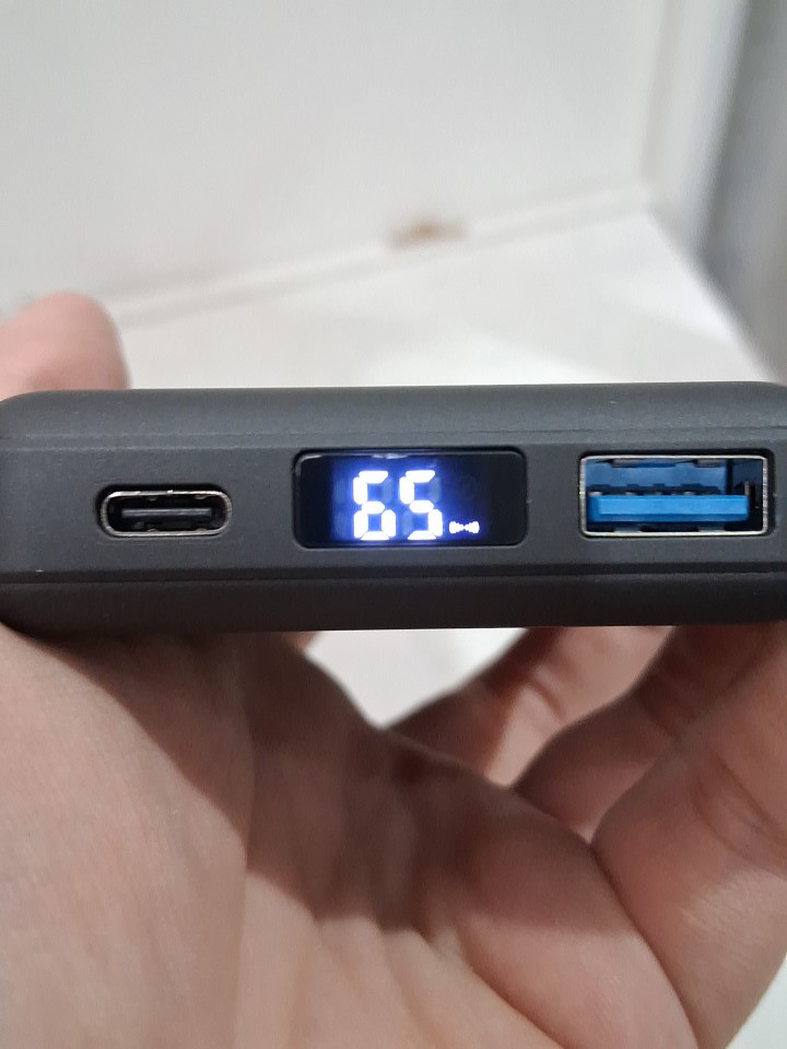 Podoru Magsafe Magnetic Battery Pack with Type-C Cable for Wireless Charger - 10000mAh - 15W - BLACK (model: ‎KT-D003) image 4
