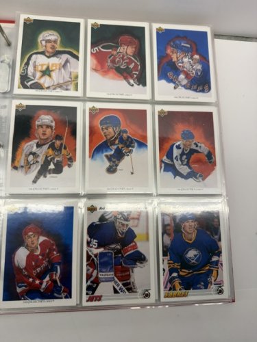 1300+ APPROX ASSSTD 1991/92/93 NHL UPPER DECK HOCKEY CARDS IN ENGLISH AND FRENCH VERSIONS image 5