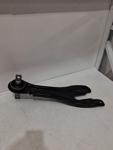 rear suspension trailing arm for 2011-2017 honda odyssey - black image 3