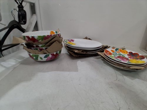 12pc Maxwell & Williams Capri Dinnerware Set - multi color floral (model: 1041712) image 4