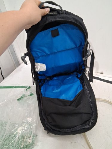 unisex adult Dakine Hydration Backpack - 18l - black image 3