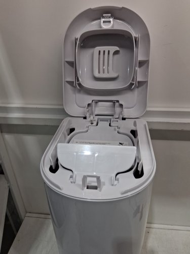 Playtex Diaper Genie Signature Platinum Diaper Pail with 18 bags refill roll- 27" - white (model: I000808) image 6