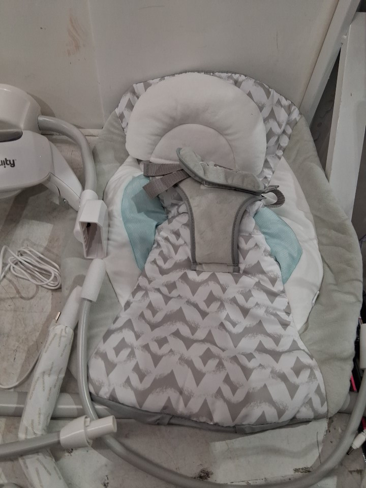 INFANT INGENUITY SIMPLECOMFORT CRADLING ROCKER PLUG-IN SWING WITH SOOTHING VIBRATIONS AND 6 SPEEDS - RAYLAN - WHITE/GREY (MODEL: 11791 0313) image 4