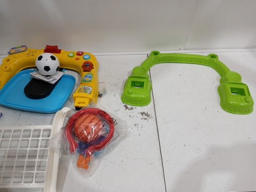 VTECH INTERACTIVE SMART SHOTS MULTI-SPORTS CENTER - AGES 1 TO 3 YEARS - 16.5" X 22.8" X 24" - YELLOW (MODEL: ‎80-156301/1563) image 3