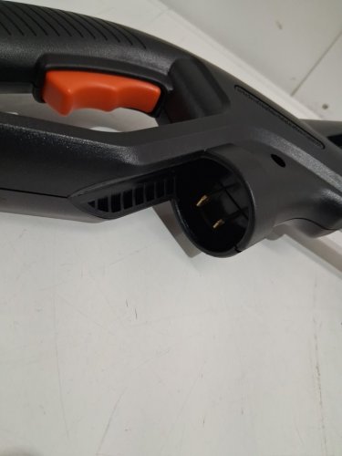 BLACK + DECKER 2-IN-1 CORDed STRING TRIMMER AND EDGER KIT- 13" CUT SWATH - orange/black (MODEL: st7700) image 8