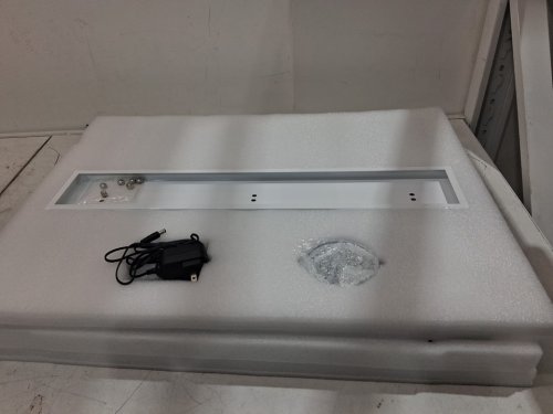 HOLLYWOOD VANITY MIRROR WITH LIGHTS - 100-240 V - WHITE (MODEL: CA-BDM8005-WH-5845-C) image 3