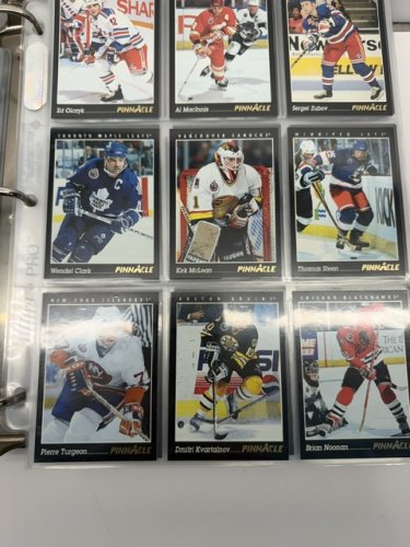 APPRX 630+ ASSSTD PINNACLE 1992/93 HOCKEY CARDS image 19