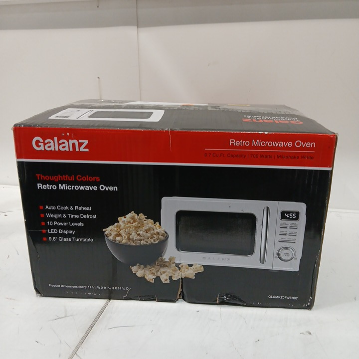GALANZ RETRO STYLE COUNTERTOP MICROWAVE OVEN - 0.7CU.FT. - MILKSHAKE WHITE (MODEL: GLCMKZ11WER10) image 2