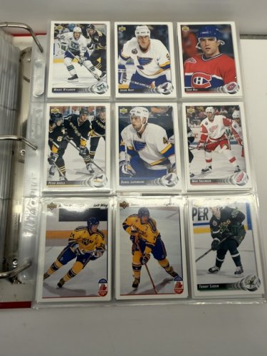 1300+ APPROX ASSSTD 1991/92/93 NHL UPPER DECK HOCKEY CARDS IN ENGLISH AND FRENCH VERSIONS image 33