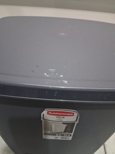 rubbermaid interior Plastic garbage bin with pedal- 31L - 19.3" X 14.5" X 11.7" - grey (model: 0281061) image 3