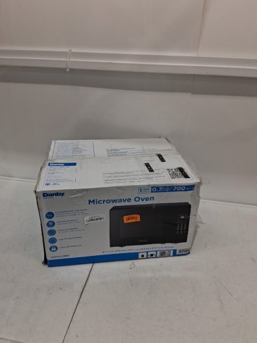 DANBY COUNTERTOP MICROWAVE OVEN - 0.7 CU/FT - BLACK ( MODEL- DBMW0721BBB) image 2