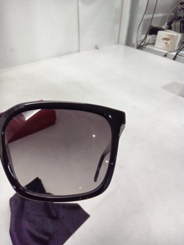 unisex hugo eyewear polarized sunglasses  - black frame/ grey lense (model:  hg 1327) image 5