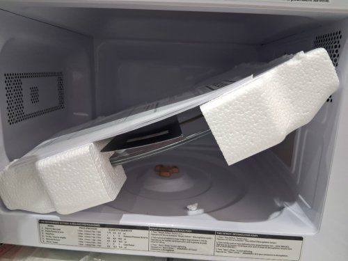 Black + Decker 10 Power Level Compact Countertop Microwave - 0.7 CU.FT / 700W - Black (Model: EM720CP7/CA) image 7