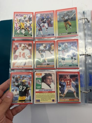 400+ APPROX ASSSTD 1990 SCORE NFL FOOTBALL CARDS image 18