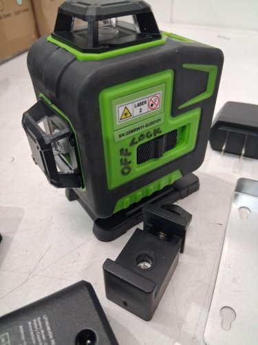 360º self leveling 16 line laser level - green/black image 4