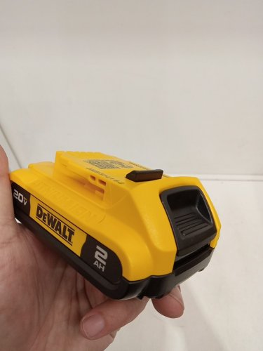 DEWALT 20V MAX 2.0AH COMPACT LI-ION BATTERY PACK **BATTERY ONLY** - YELLOW (MODEL: DCB203) image 3