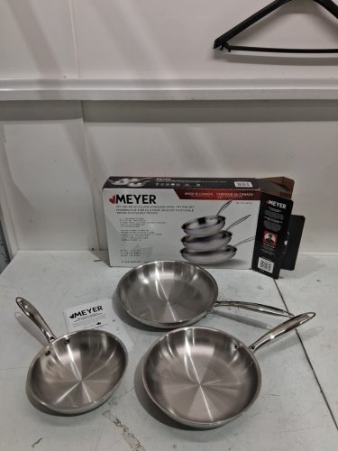 3PC MEYER ACCOLADE INDUCTION OVEN SAFE NO DRIP PROFESSIONAL COOKWARE PAN SET - 8" / 9.5" / 11" - STAINLESS STEEL (MODEL: 1801554) image 6
