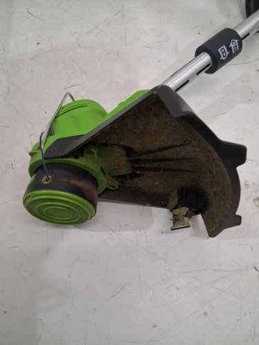 Greenworks *tool only* Cordless String Trimmer with adjustable handle - compatible with 40V greenworks battery - 12"- green/black (Model: stf309) image 4